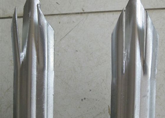 Porcellana Euro palizzata del metallo di stile cima tripla/unica che recinta per l'aeroporto, fornitore