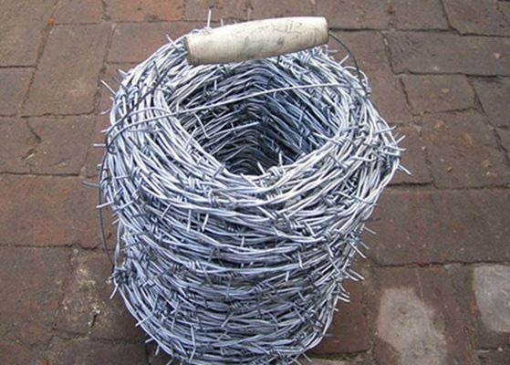 Porcellana Doppia maglia arrotolata del filo spinato del filo 2MM, rete metallica di GI della strada principale fornitore